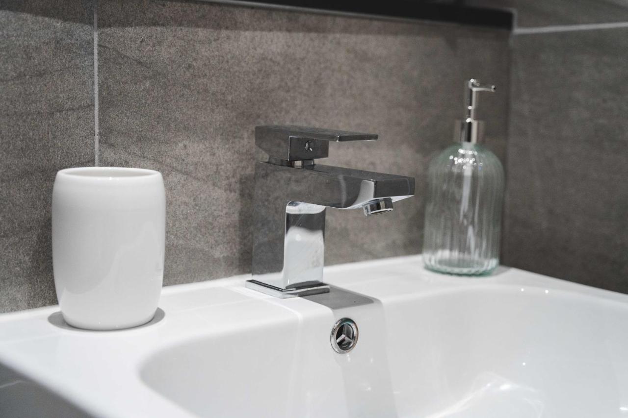 Modern 1-Bed Apartments - New - City Centre - Free Wi-Fi - Sheffield Extérieur photo